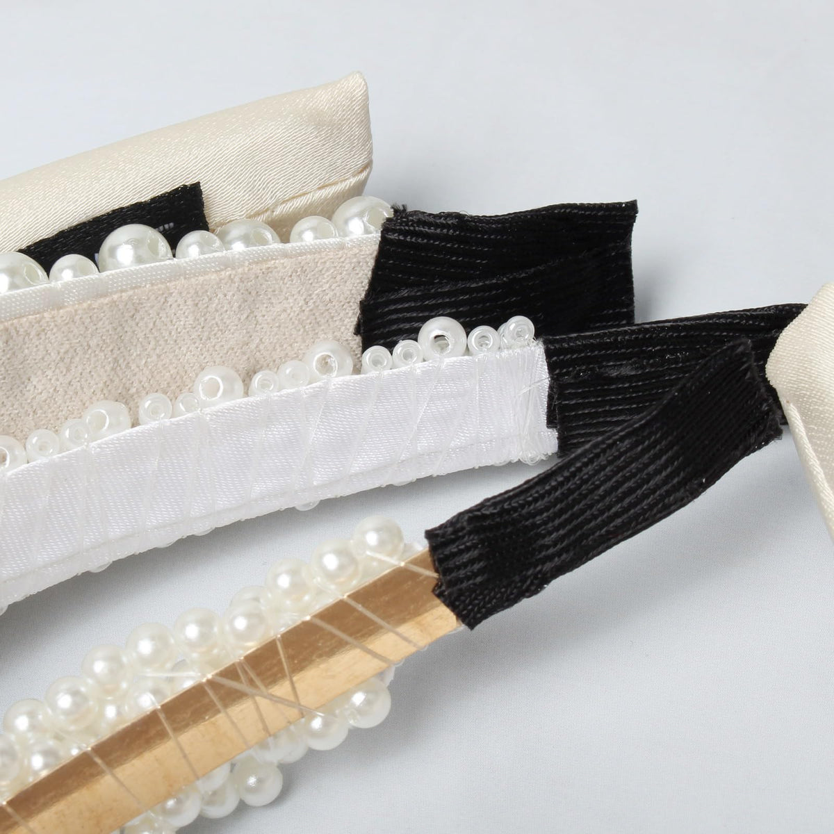 Cuizhiyu headband in wedding hairstyle showcasing bridal-friendly elegance
