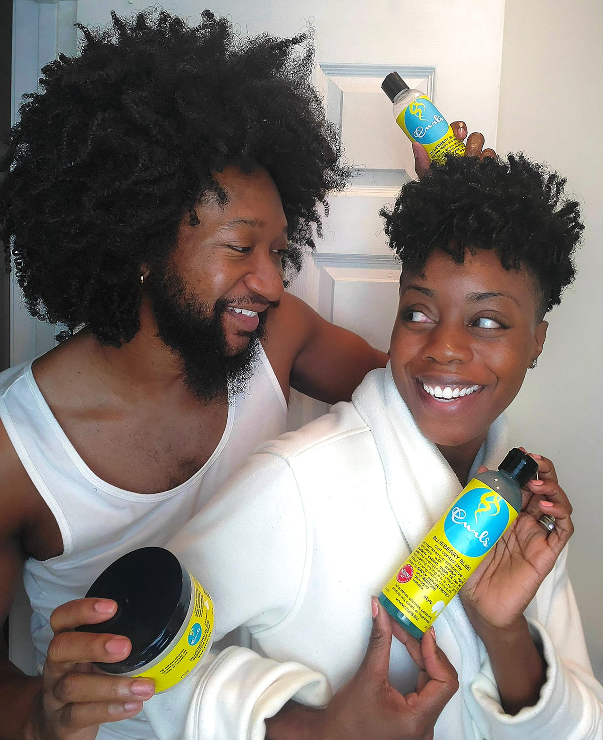 Curls blueberry bliss size and contents label highlighting ingredients and usage benefits