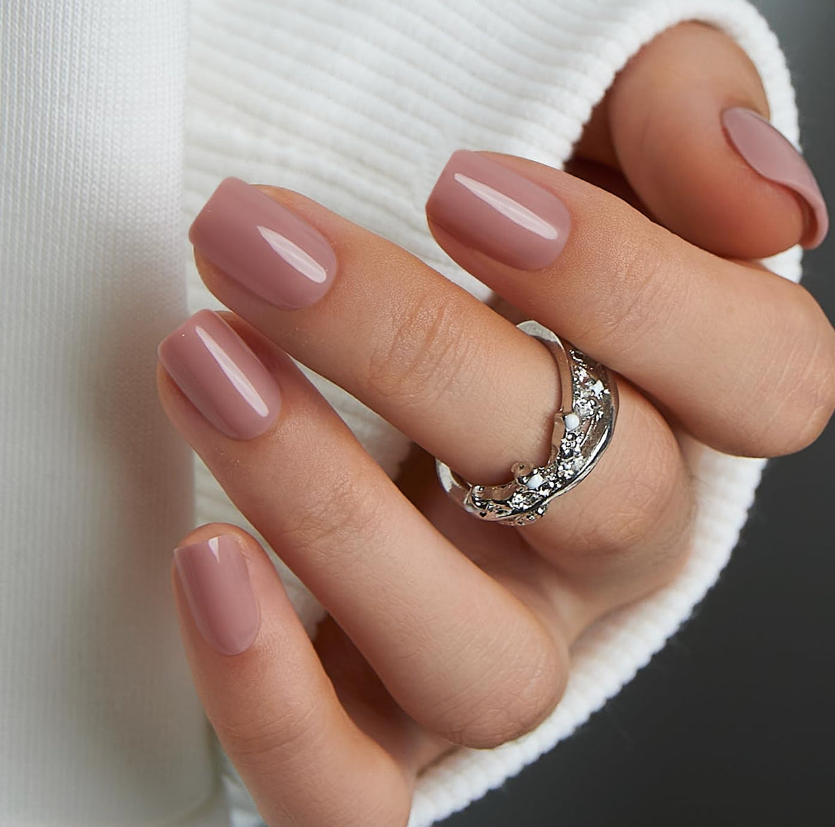 CurvLife front packaging showing apricot short square nails and kit benefits