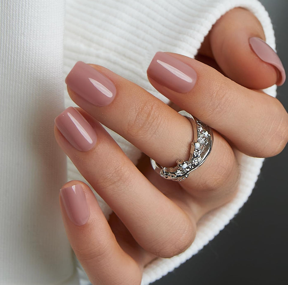 CurvLife front packaging showing apricot short square nails and kit benefits