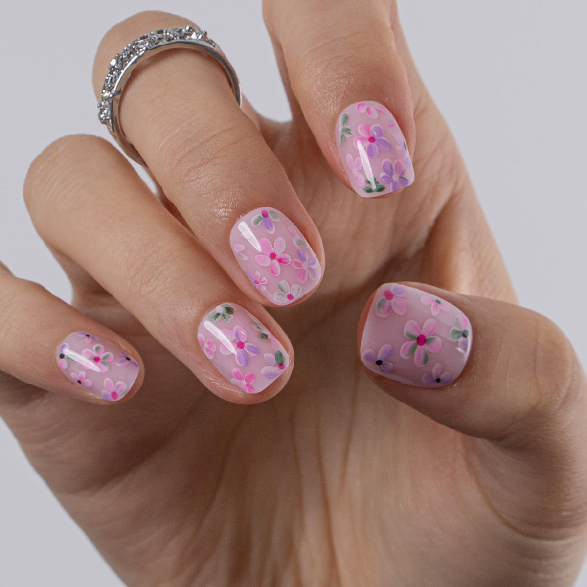 CurvLife gel texture close-up highlighting flexible fit and natural comfort