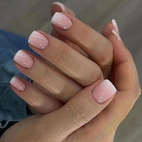 CurvLife close-up of apricot design and glossy finish highlighting salon-style polish