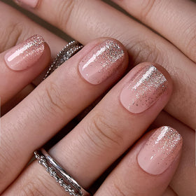 CurvLife close-up of glossy gel finish highlighting durable salon shine