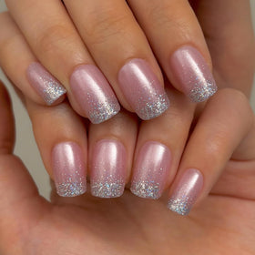 CurvLife close-up of shiny gel surface highlighting salon-like gloss and durability