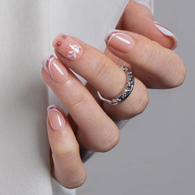 CurvLife close-up of gold edge and flower detail showing refined salon finish