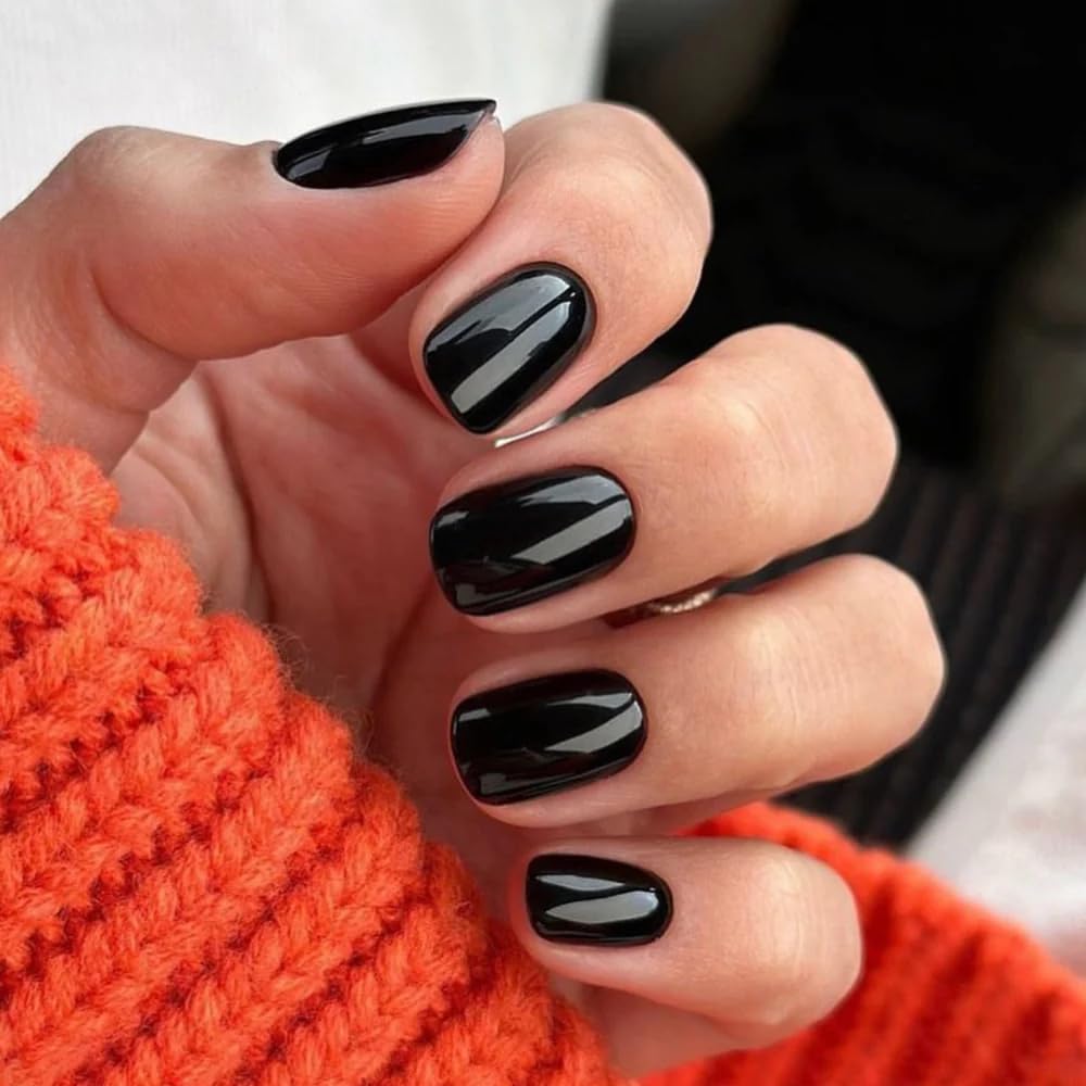 CurvLife close-up of glossy handmade French tip offering durable shine and professional finish