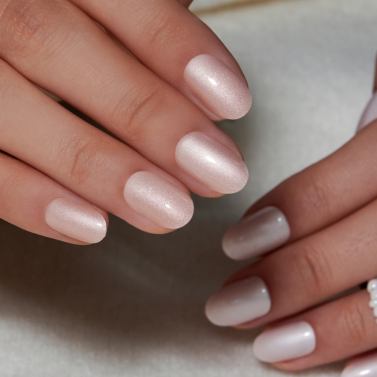 CurvLife close-up of gel shine highlighting pearly gloss and chip-resistant protective layer