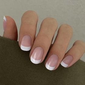 CurvLife close-up of nail texture highlighting smooth gel-polish shine