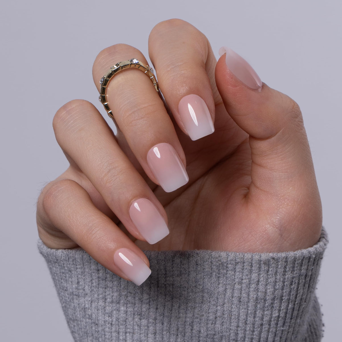 CurvLife front packaging showing apricot short square nails and included kit, ready-to-wear benefit