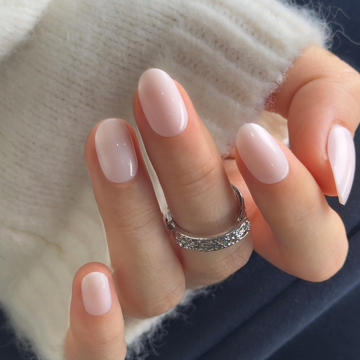 CurvLife front packaging showing short oval press-on nails and kit contents for quick application
