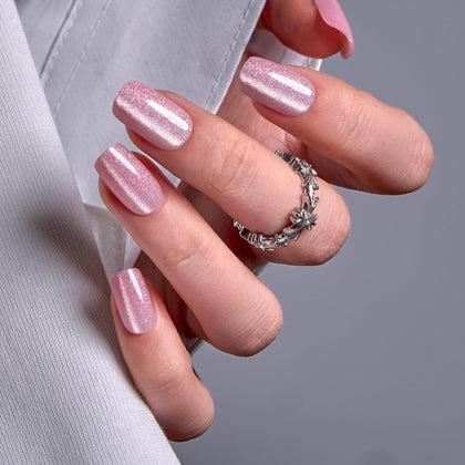 CurvLife front packaging showing pink cat-eye nails and benefits of salon finish