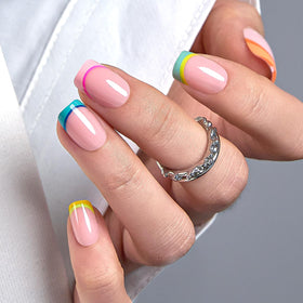 Curvlife front packaging showing glossy short square nails and kit benefits