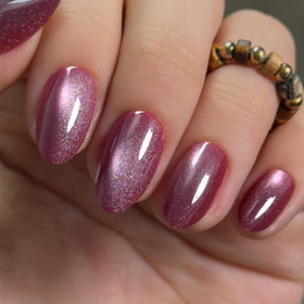 CurvLife front packaging showing short almond cat eye pink nails and benefits
