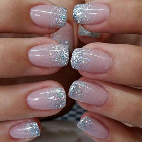 CurvLife front packaging showing glossy short press-on nails and instant polish benefit