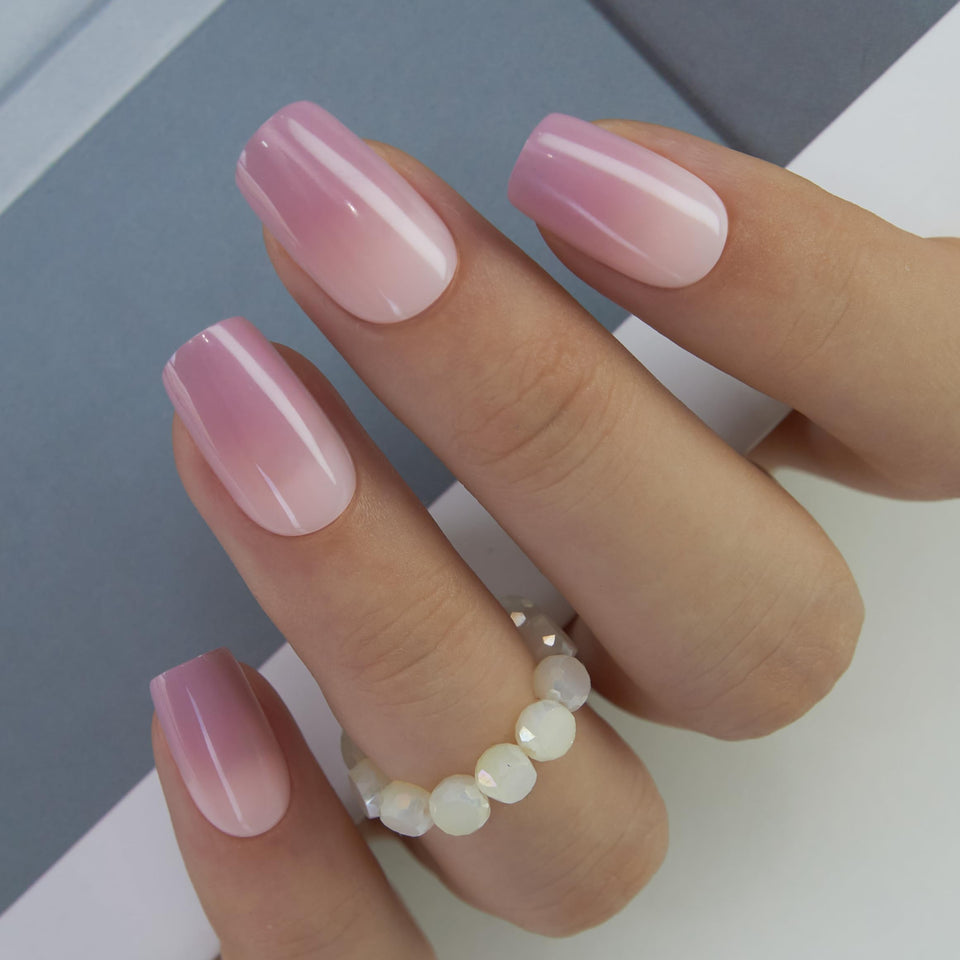 CurvLife front packaging showing 24-piece nail set and glossy finish benefit