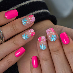 Curvlife nails on hand showing size and realistic fit for comfortable wear benefit