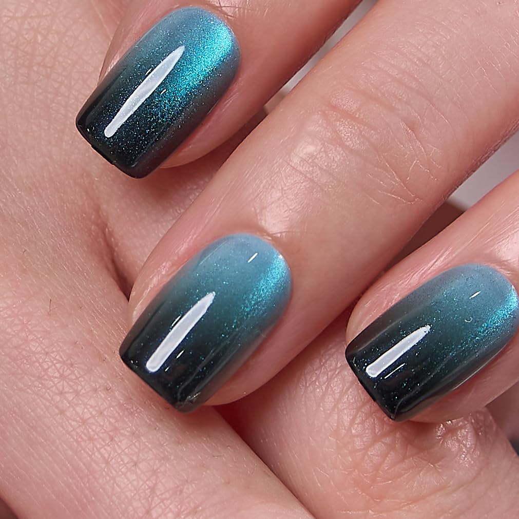 CurvLife front package showing Midnight Tide nails and benefits