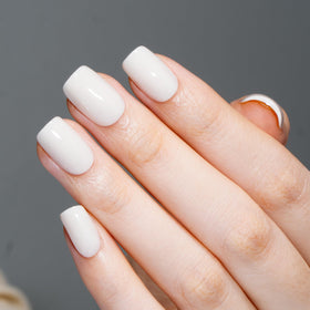 CurvLife nails in hand during application demonstrating easy, beginner-friendly use