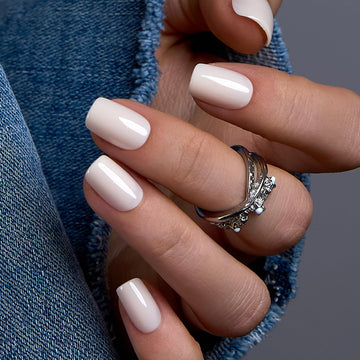 CurvLife front packaging showing ceramic white short square nails and kit benefits