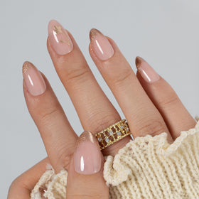 CurvLife close-up of soft gel texture highlighting glossy finish and chip-resistant benefit