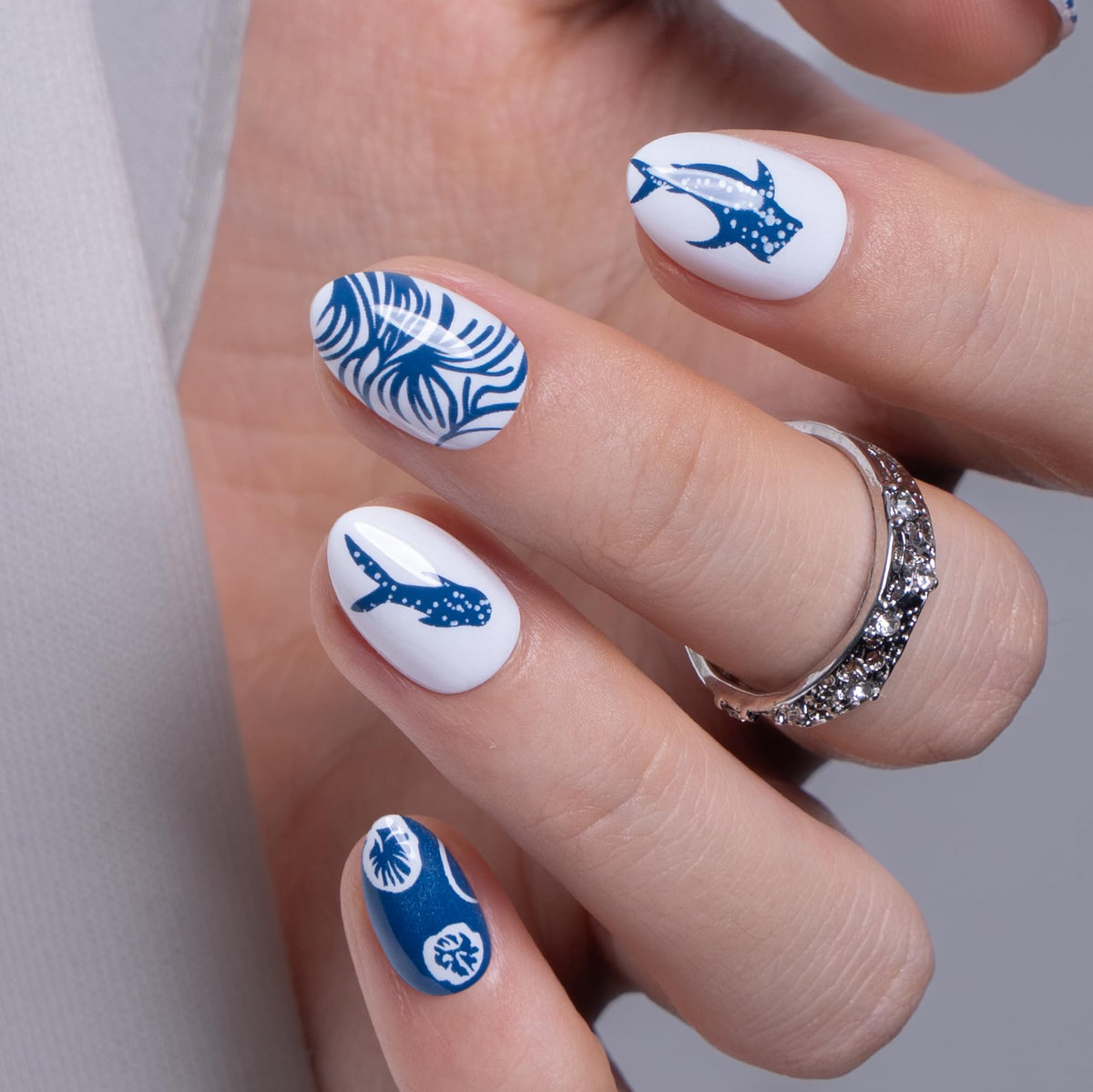 CurvLife soft gel texture close-up highlighting glossy, chip-resistant finish
