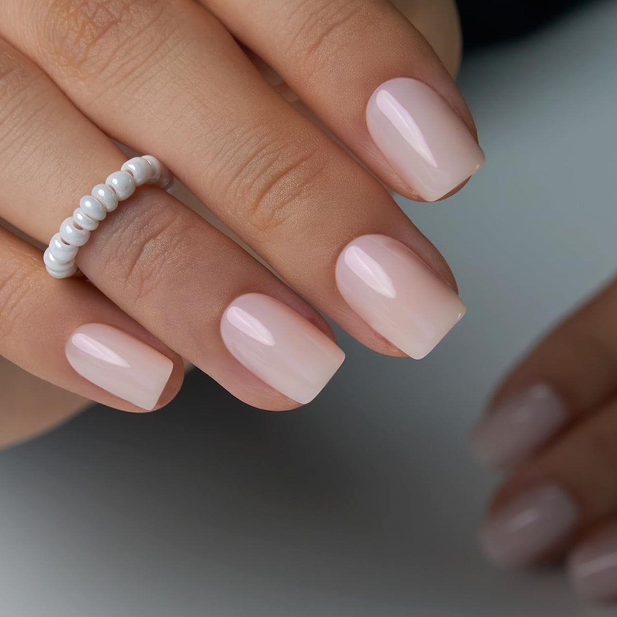 CurvLife nail surface glossy topcoat close-up showing smooth salon shine