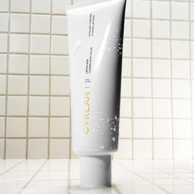 CYKLAR bathroom shelf lifestyle shot showing product integration into routines