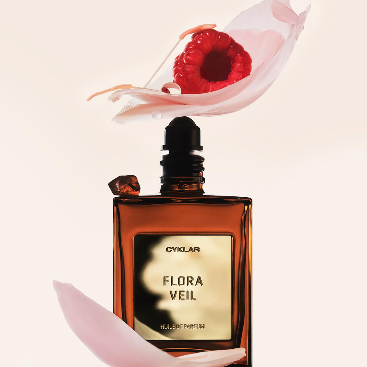 CYKLAR Flora Veil inside a handbag ready for quick touch-ups during the day