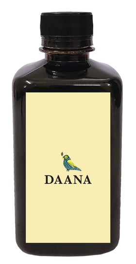DAANA label close-up highlighting USDA organic certification and cold-pressed quality