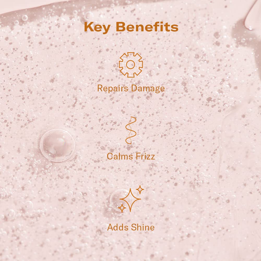DAE oil drop close-up highlighting silky texture and quick absorption