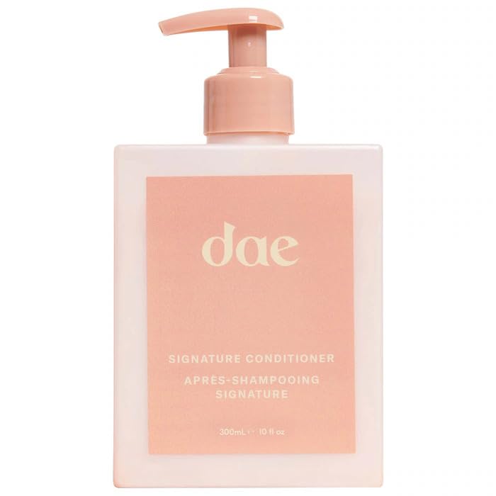 DAE signature conditioner front bottle showing clean design and hydration benefits