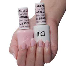 DAISY DND side-by-side gel and lacquer bottles showing matching colors and easy choice benefit