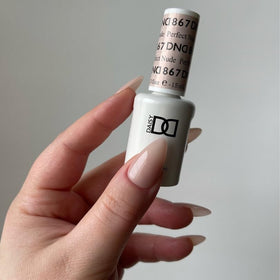 DAISY DND finished manicure lifestyle shot, natural nude nails with long-lasting look