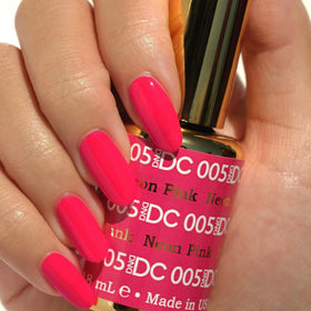 DAISY DND gel bottle close-up label highlighting color and coverage