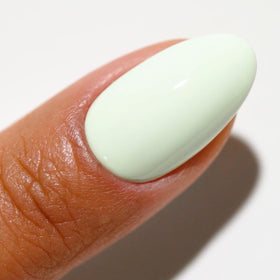DAISY DND manicured hands wearing Mint To Be showing wearable style