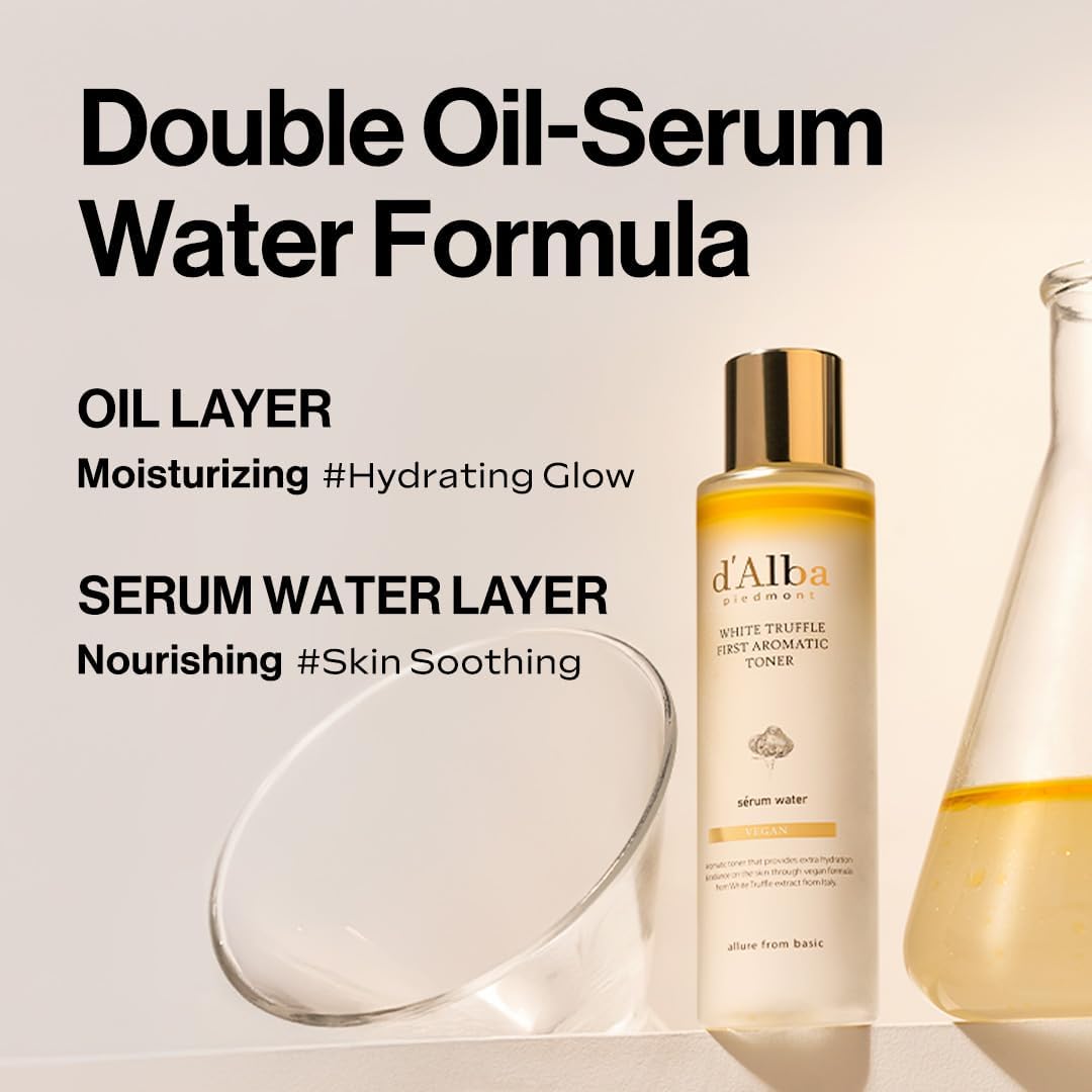 d'alba clear toner pouring to show lightweight texture benefit: fast absorption