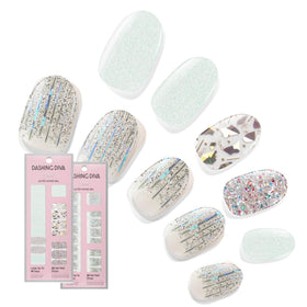 dashing diva front packaging showing both Glam Collection sets and glossy finish benefit