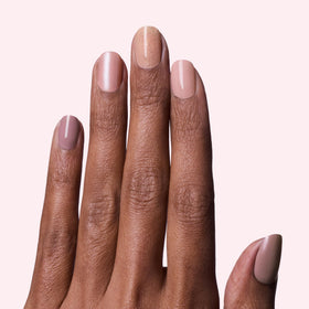 Dashing Diva strip close-up showing glossy gel texture and smooth, chip-resistant finish