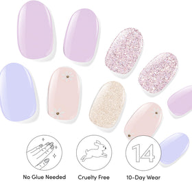 Dashing Diva gloss texture close-up emphasizing chip-resistant, mirror-like finish