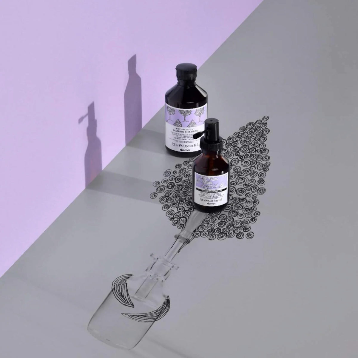 Person massaging scalp with Davines shampoo demonstrating soothing action
