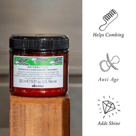 Davines label close-up highlighting spinach and maqui berry antioxidants