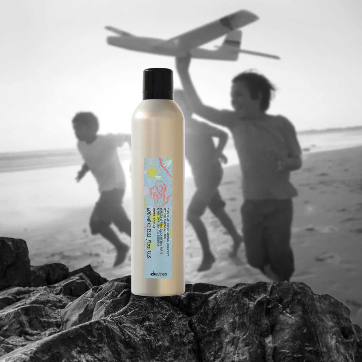Davines hairspray aerosol nozzle detail highlighting precise spray and control benefit