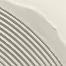 Davines LOVE Curl detangling comb through demonstrating easier styling benefit