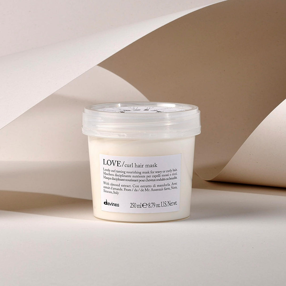 Davines LOVE Curl open jar texture highlighting creamy mask and richness
