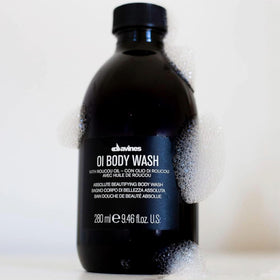 Davines creamy foam texture close-up demonstrating rich lather