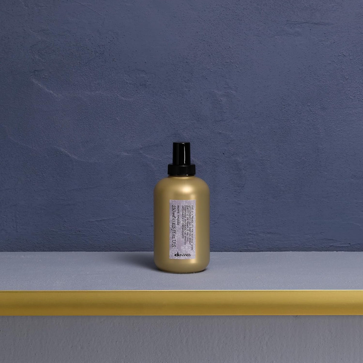 Davines primer texture on palm illustrating lightweight consistency for quick absorption