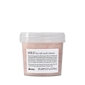 Davines SOLU front packaging showing bottle and brand for clear identification and trust
