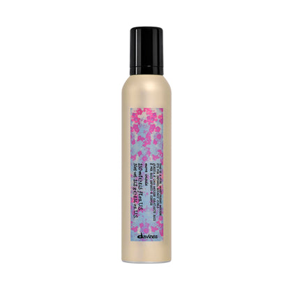 Davines front packaging showing product and benefit of defined curls