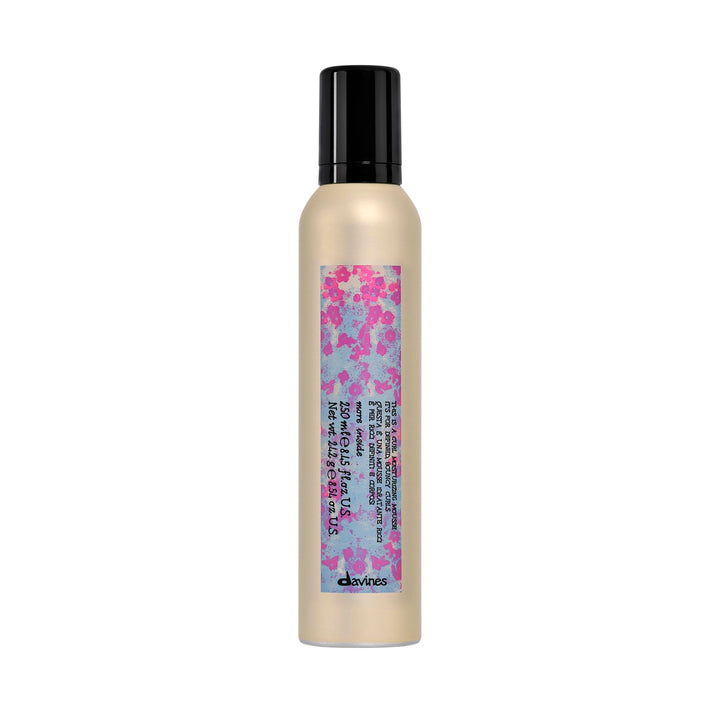 Davines front packaging showing product and benefit of defined curls