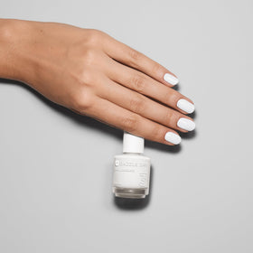 Dazzle Dry multiple nail swatches on fingers illustrating even coverage